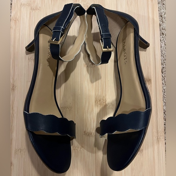 Talbots Indigo Blue Pila Scallop heels - Picture 4 of 5